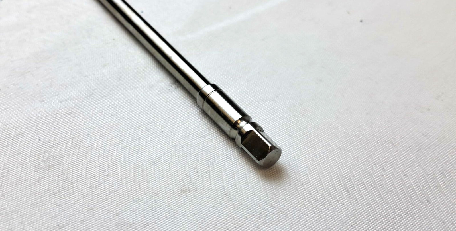 Medtronic 8110530 3.0mm Hex Head Shaft Removal Driver Instrument