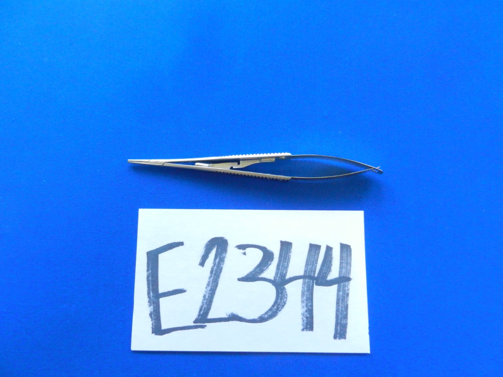 E2344 Codman 36-1006 Castroviejo Micro Needle Holder with Catch 140mm Long