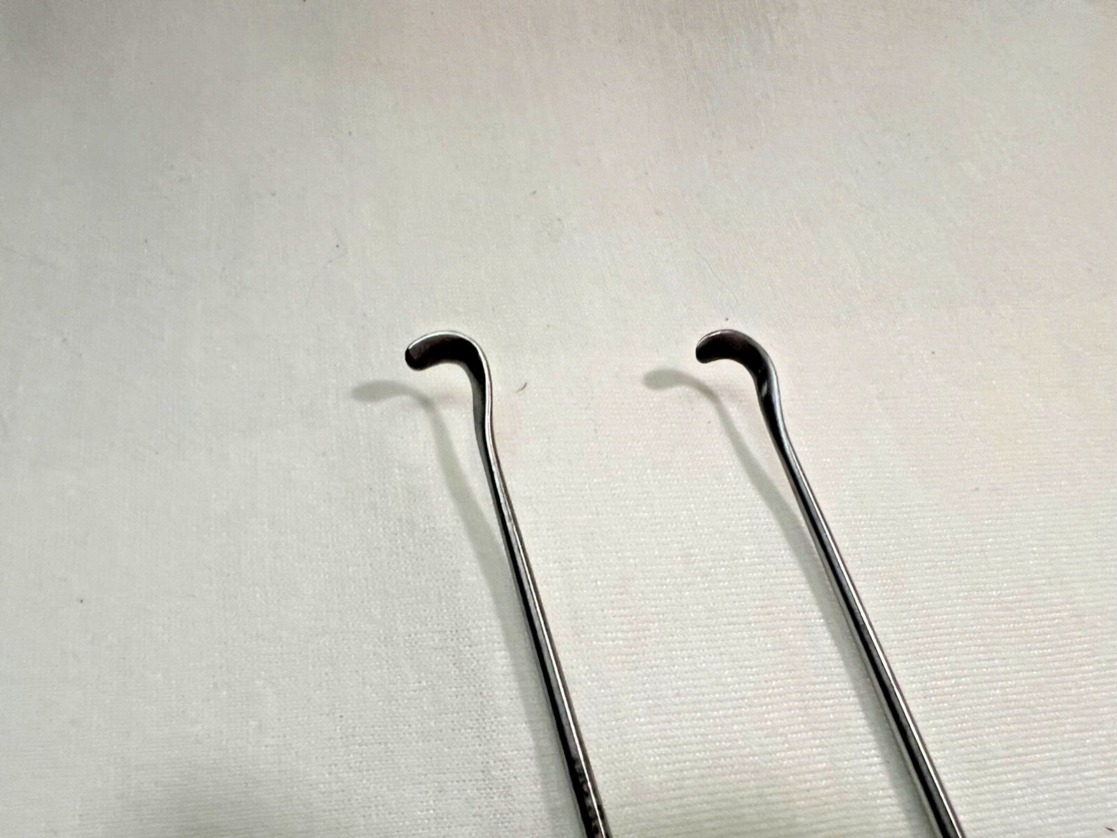 Set Of 2 Aesculap FF620R & FF622R Hardy Dissectors 9-1/2″ Length Neurology