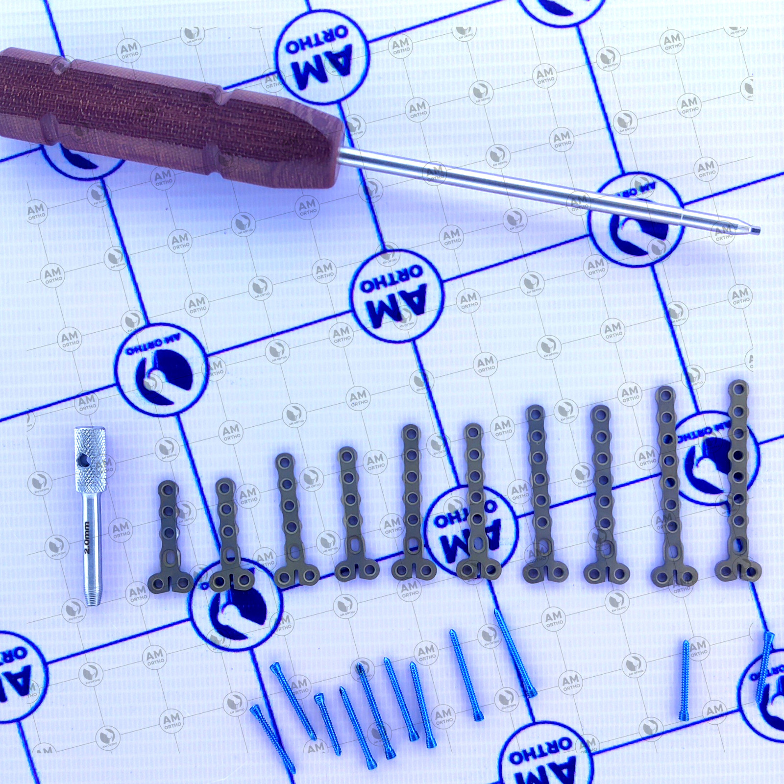 2.0mm Veterinary Mini Locking T Plates 4-8Holes & LCP Screw 82Pcs Set Titanium