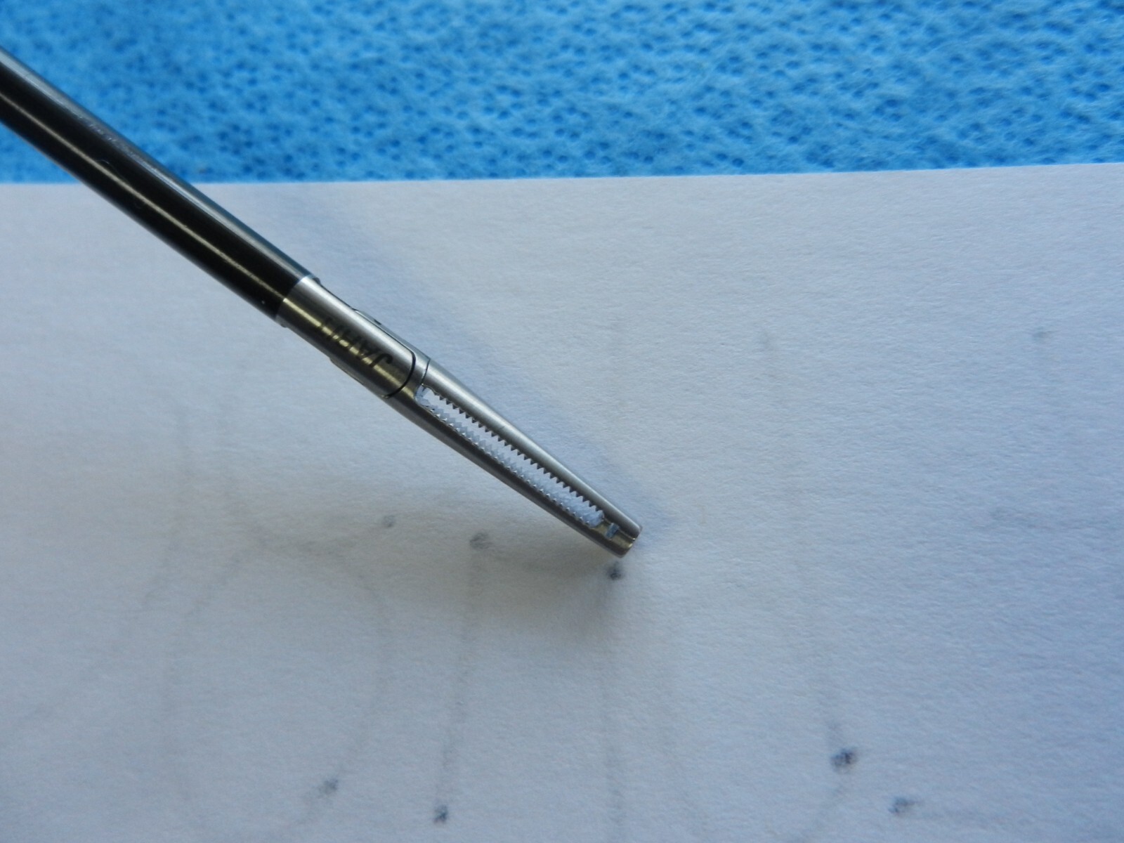 D8497 Jarit Surgical Atrau-Allis Insulated Shaft Grasping Forceps B625-114